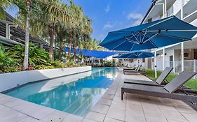 By The Sea Shore With Pool